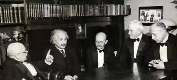 杨振宁：我曾与爱因斯坦交流过1.5小时，却没有从中获得智慧