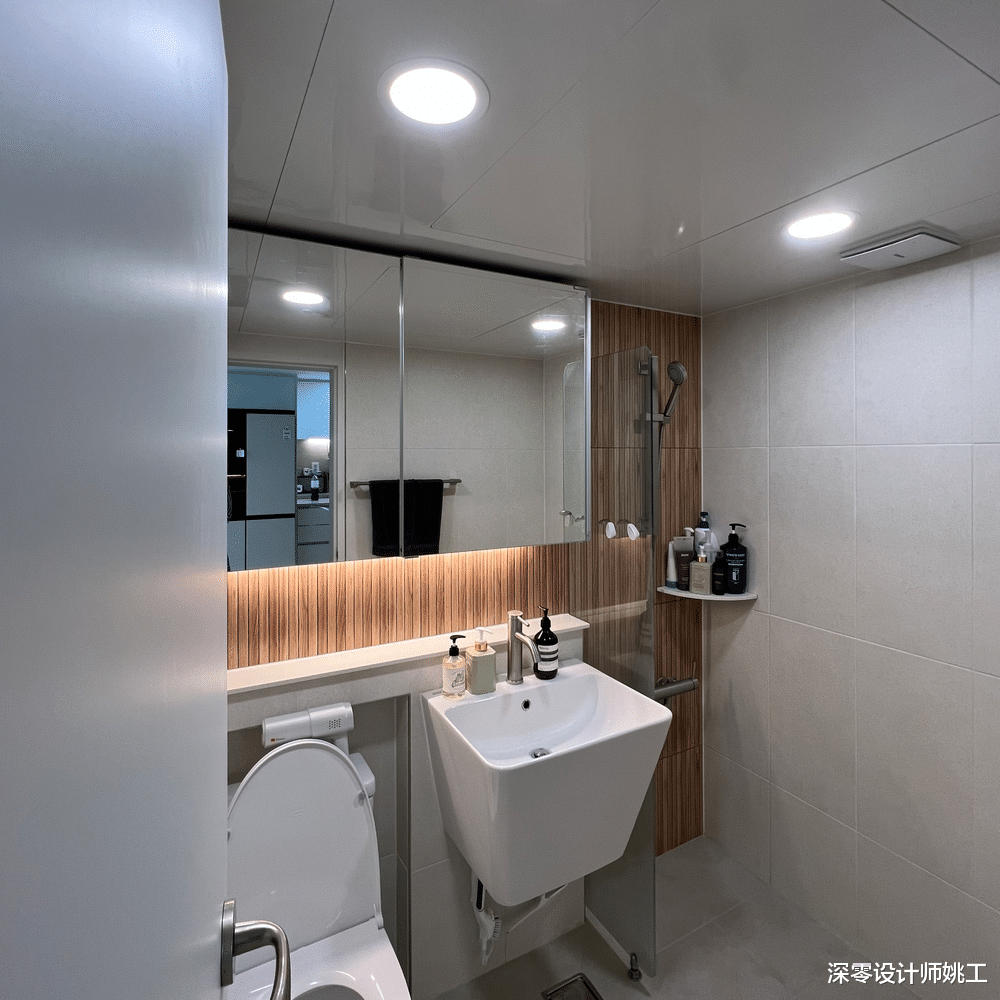 普通人的家大概如此!不需要多么富丽堂皇,简简单单但却干净舒适自在