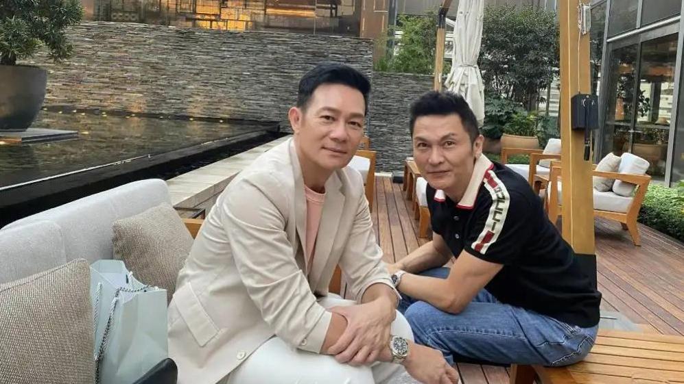 张兆辉|老戏骨张兆辉定居内地，调侃被好朋友放鸽子，纠结买电车还是油车