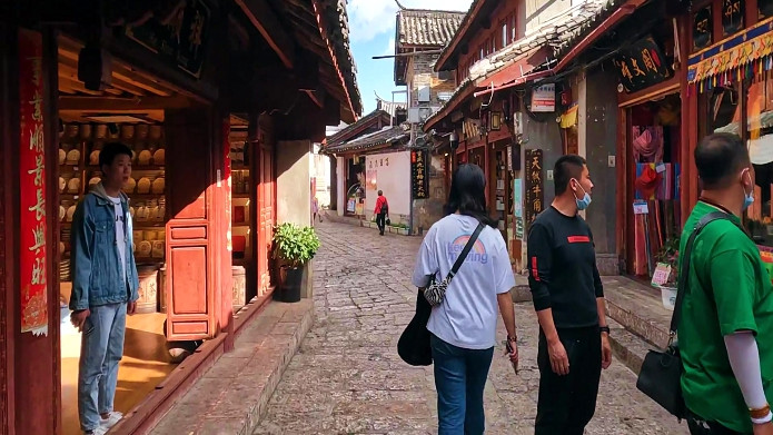 旅游市场|云南一座古城迎来新一批游客，却几乎不消费，商家正为生计发愁