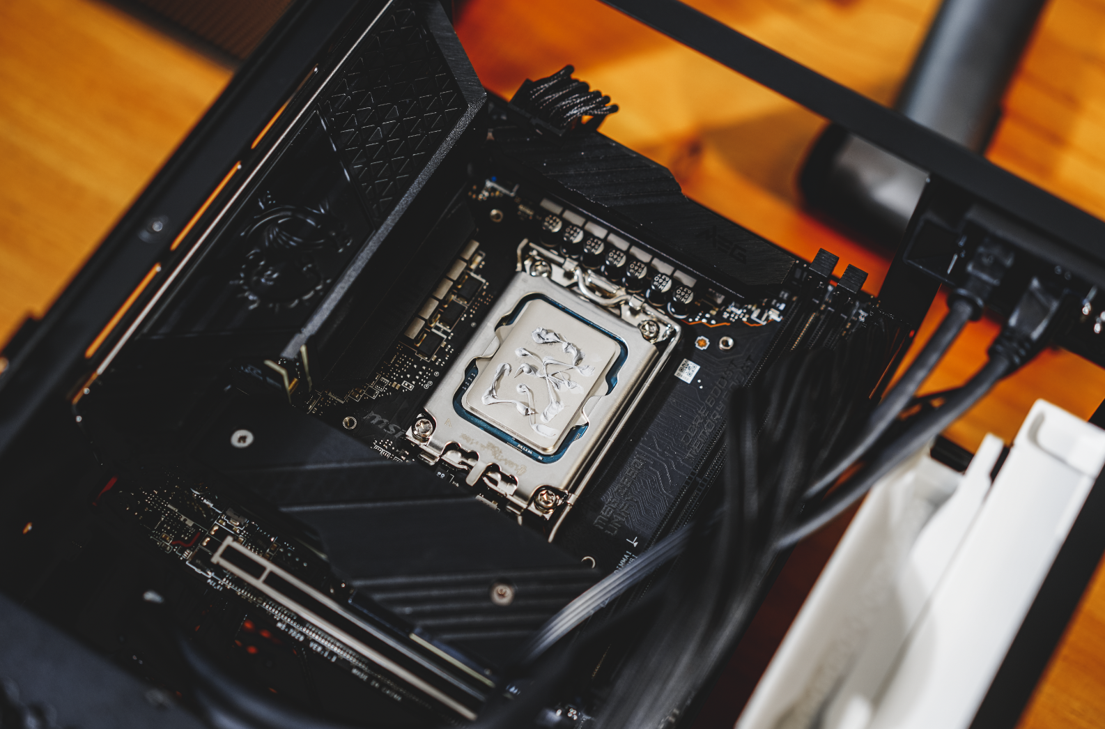 显卡|乔思伯VR3体验：显卡主板分离设计，“垃圾桶”附体的ITX机箱