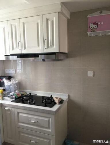 230万上海中环买44平房子，厨房巴掌大，卫生间估计你都没见过！