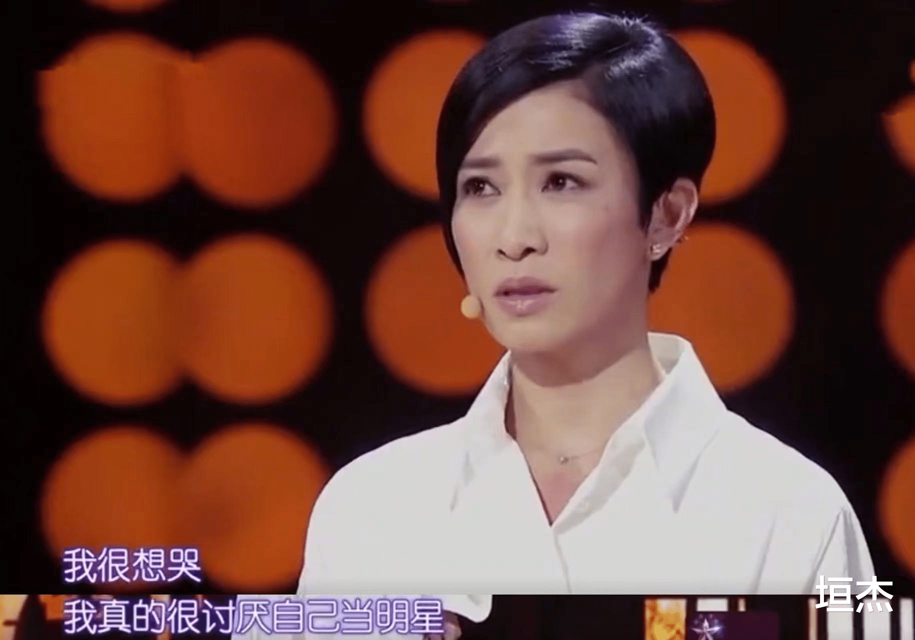 佘诗曼|佘诗曼：专注事业忽略爱情，爱孩子却错过生育年龄，47岁仍单身