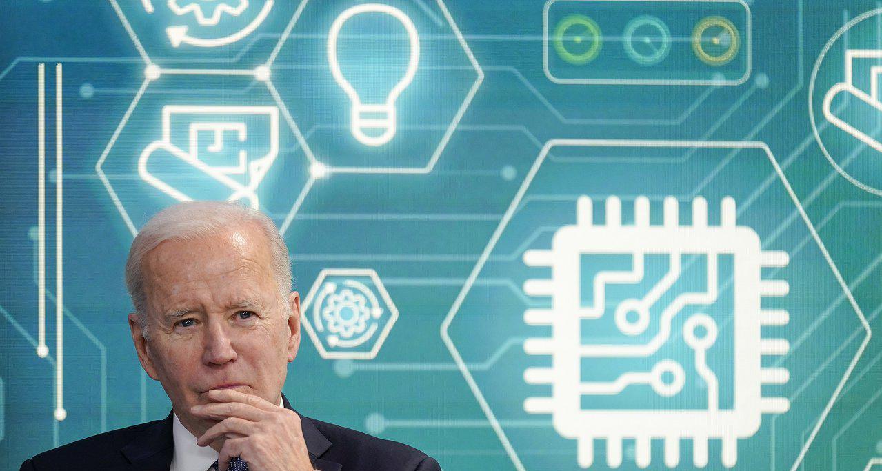 吴宣仪|美砸280亿美元打芯片战，中国或面临二选一，美企率先扛不住