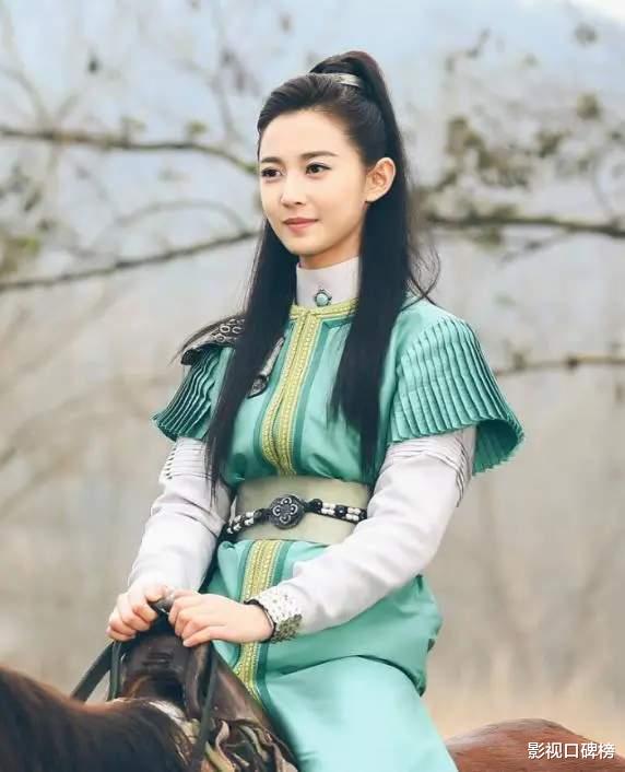 陈钰琪|陈钰琪两部新剧撞档！唐嫣力捧还有特色，这姑娘为什么却不够红？