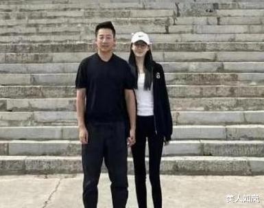 张颖颖|张颖颖自曝有金主，暗讽张兰是绊脚石，张兰：她就是“臭虫”