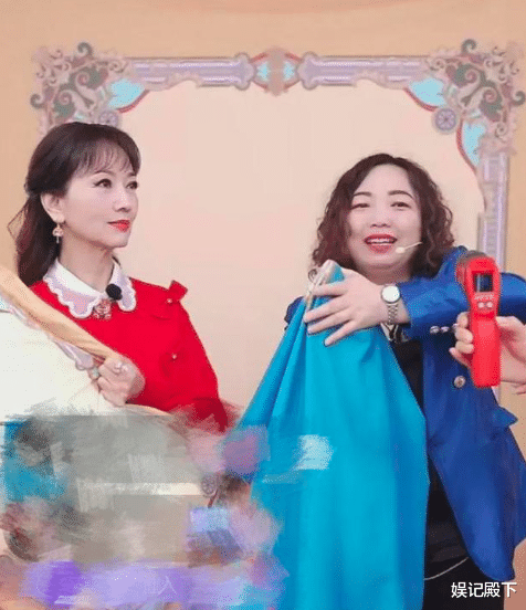 叶童|叶童近照曝光白发苍苍，六十岁模样太真实，与老搭档生活完全不同！