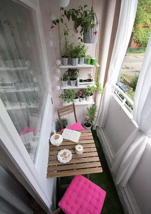 阳台就是要这样布置,养花和晾衣一个都不耽误!