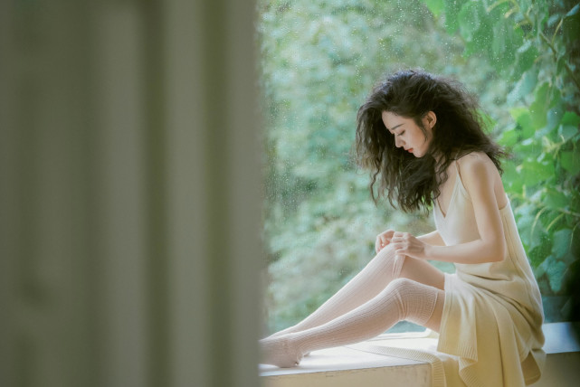 赵丽颖|赵丽颖堪称“时尚绝缘体”,最新杂志又翻车!