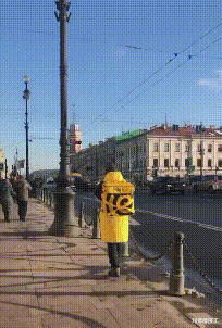 |邻居花了30多万建的房子,总感觉哪里不对劲,是因为柱子吗?