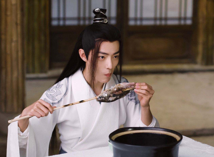 李易峰|刚播8集便翻车？一星二星差评满屏飘，这种国产浮夸剧请别再拍了