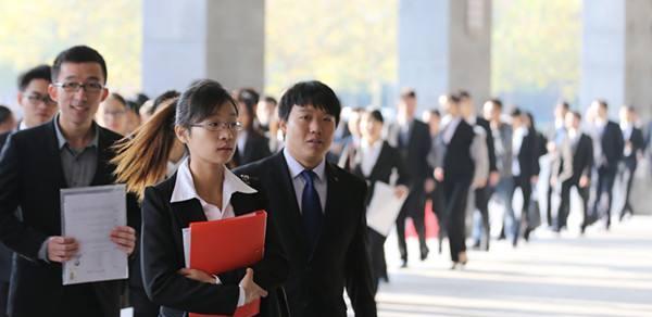 海宁|初入社会的毕业生要求工资8千，老员工不服气，老板做法很解气