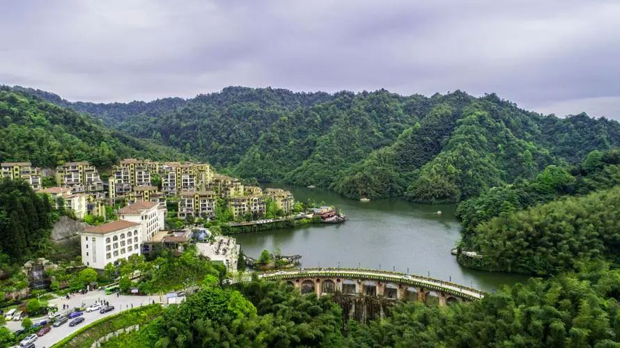 海岛|贵州是被无数人公认的夏季避暑胜地，文中的这四处美丽的避暑小城