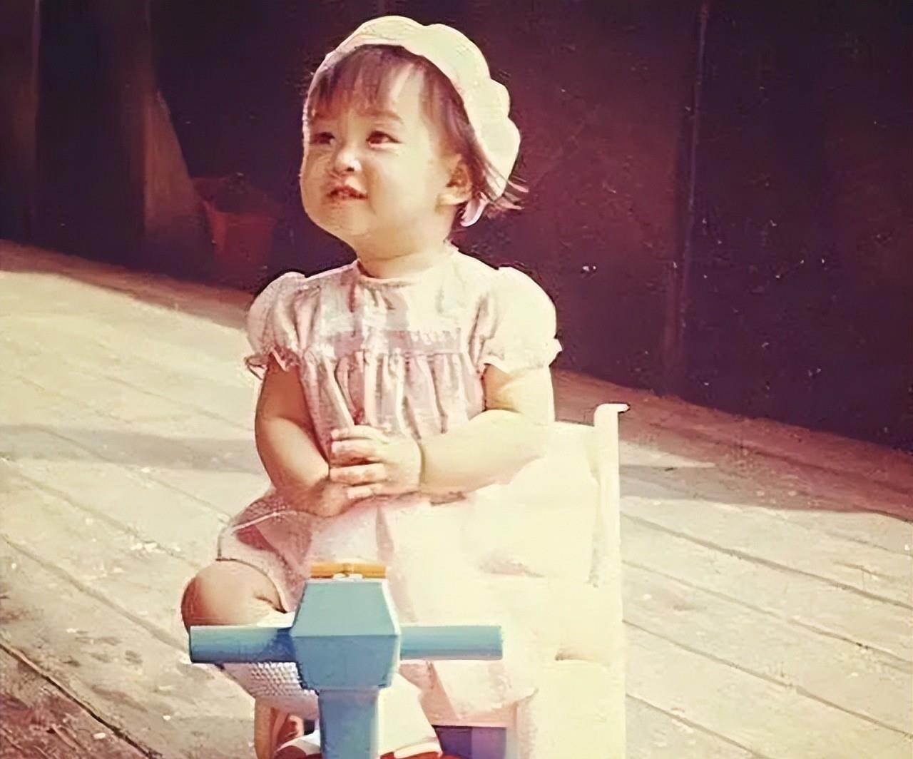 薛凯琪|与成龙儿子谈恋爱，方大同给她写歌，41岁的她逆龄成少女