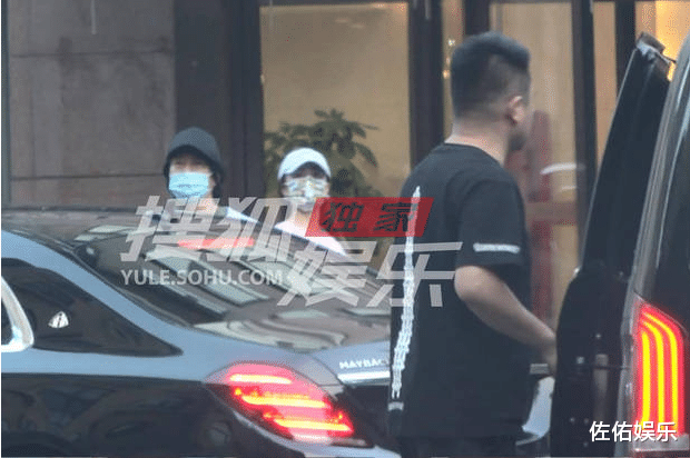 郑钧|郑钧分享育儿经验遭吐槽后，与刘芸外出成双成对惹人羡