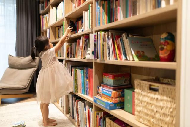 难怪“去客厅化”装修越来越火,看了她家才知道,真的太实用了