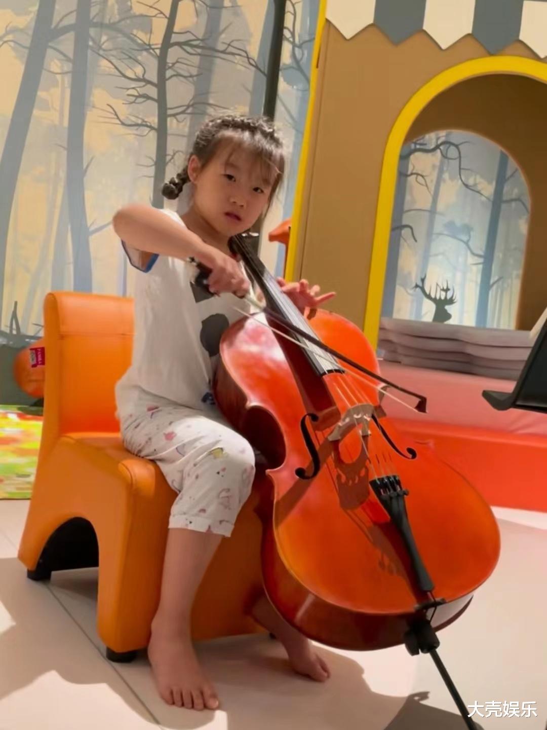 岳云鹏|岳云鹏辅导孩子作业差点崩溃,在线求助却惨遭网友集体调侃