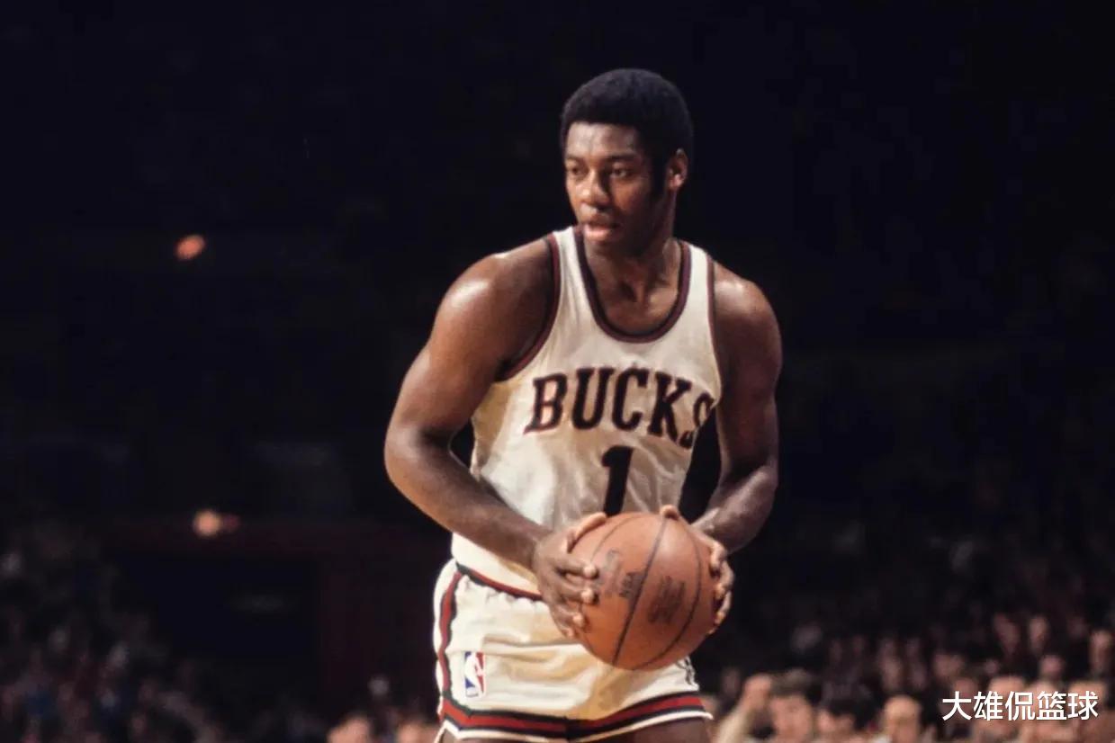 美媒列出了球衣被多支球队退役的15名NBA球员,哪个最令人惊讶