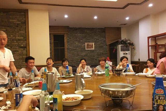 聚餐|与领导聚餐敬酒时，学会这3句术语，让你在职场中更加如鱼得水