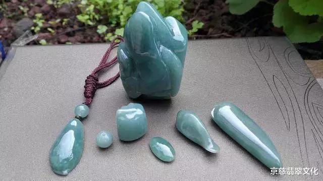 雕刻|富婆8000拿下块原石， 想亲自动手雕刻翡翠首饰，最后成品竟让人哭笑不得