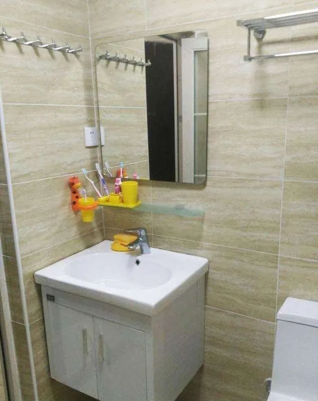 婆家准备的36㎡婚房,进门就是厨房厕所,就这价值200多万?