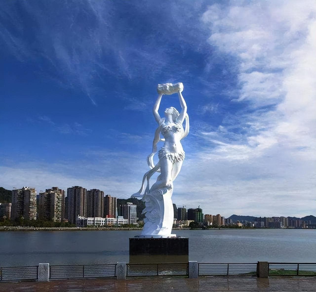 地球上第一个人是怎么出现的?或许宇宙万物都能告诉你答案