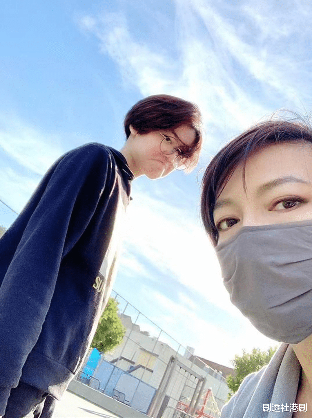 香港小姐|51岁前港姐冠军晒照与21年前无变化，曾为还千万债务抵押百万后冠