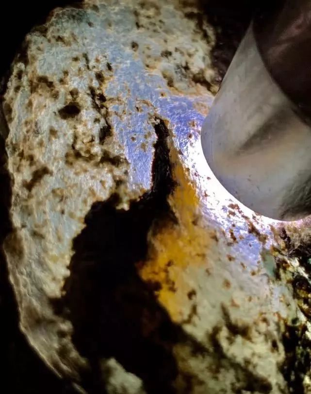 翡翠|翡翠原石的脱砂