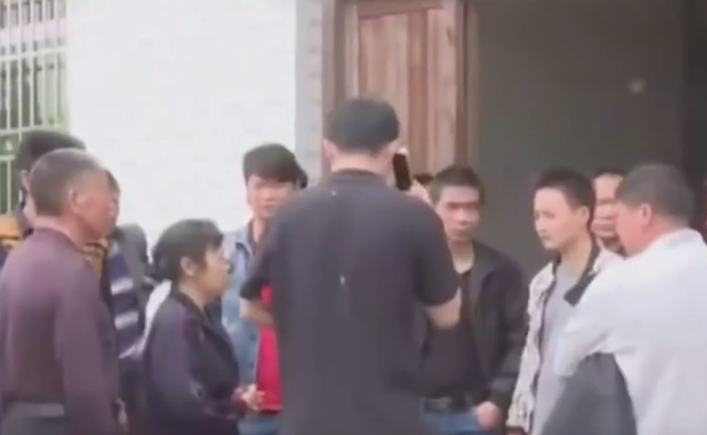 湖南26岁小伙查出癌症,父母4小时内跳河,儿子痛哭:我该怎么活
