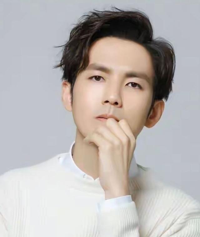 隔离 中年男人，气质是高级还是油腻？看他的“发型”就知道，差距明显