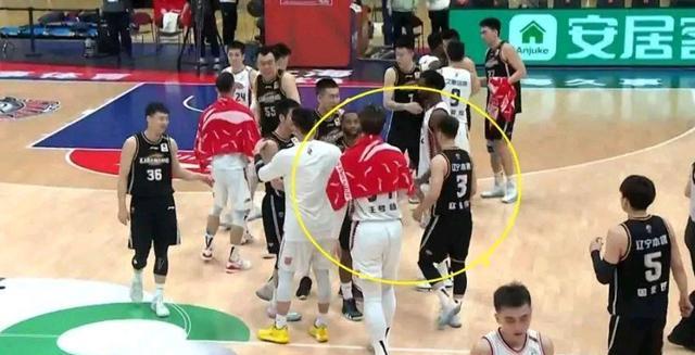李春江|CBA速递：郭昊文或遭联盟追罚李春江嘲讽莫兰德赵继伟无视王哲林