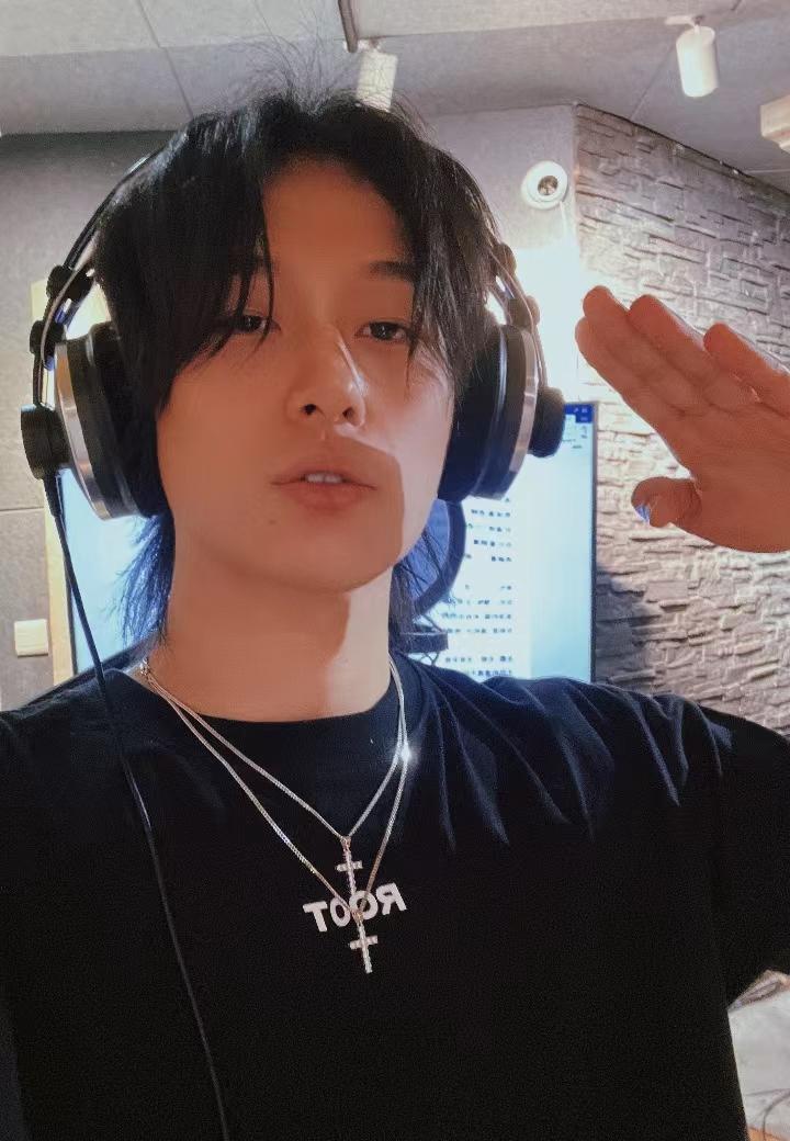 28岁说唱歌手账号被封!殴打女子致重伤二级,赔偿近80万元被判刑