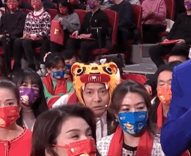 春晚|春晚舞蹈作品美出圈 5个小品都抵不过一个虎头虎的他有“笑果”