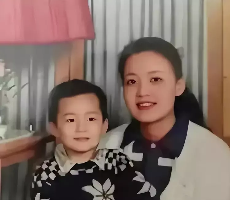 张兰|疯子为何斗不过绿茶？S妈在背后起关键作用，两个家族都不认输