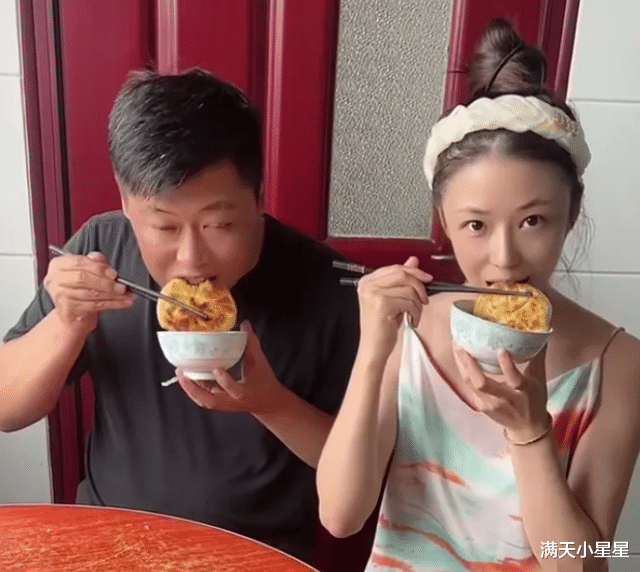 谢永强|“谢永强”回农村老家种菜,妻子穿着成亮点,网友:格格不入