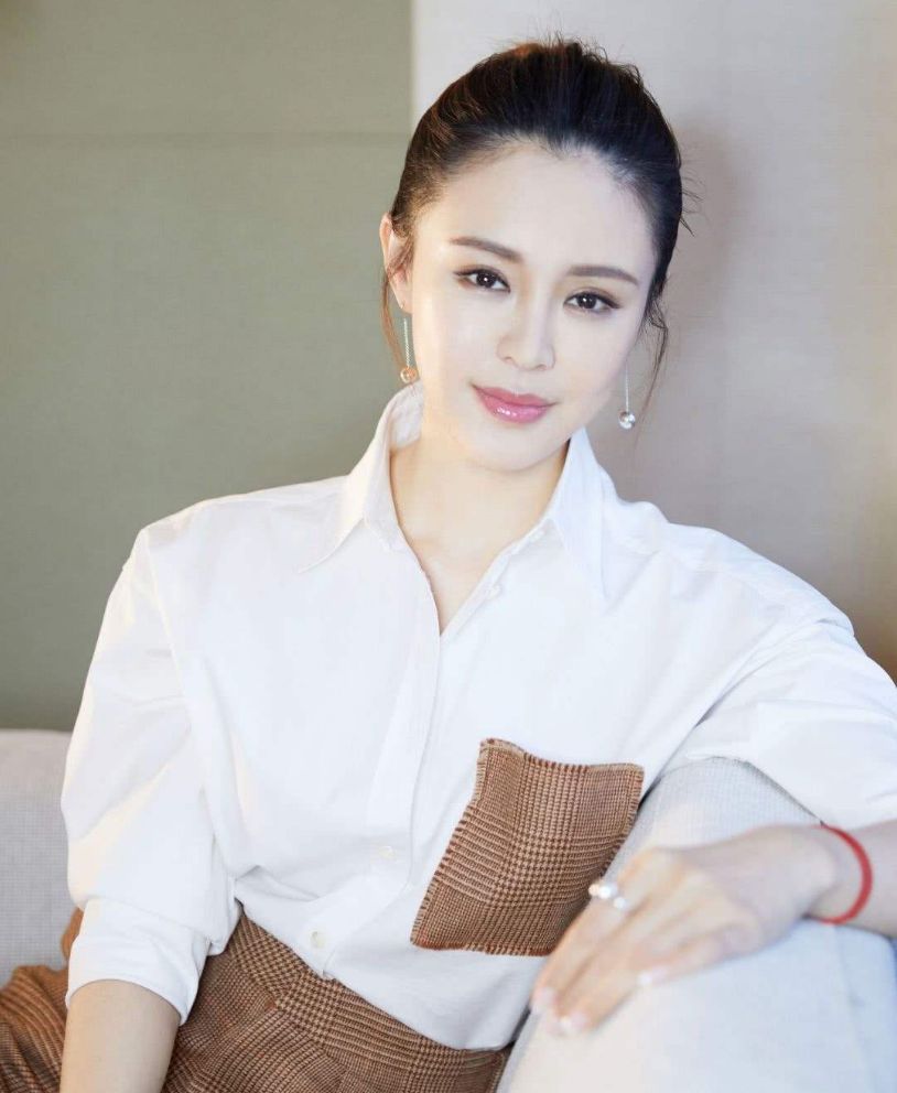 关悦|关悦：曾被佟大为分手，复合后8年为对方生3胎，用泪水换来幸福