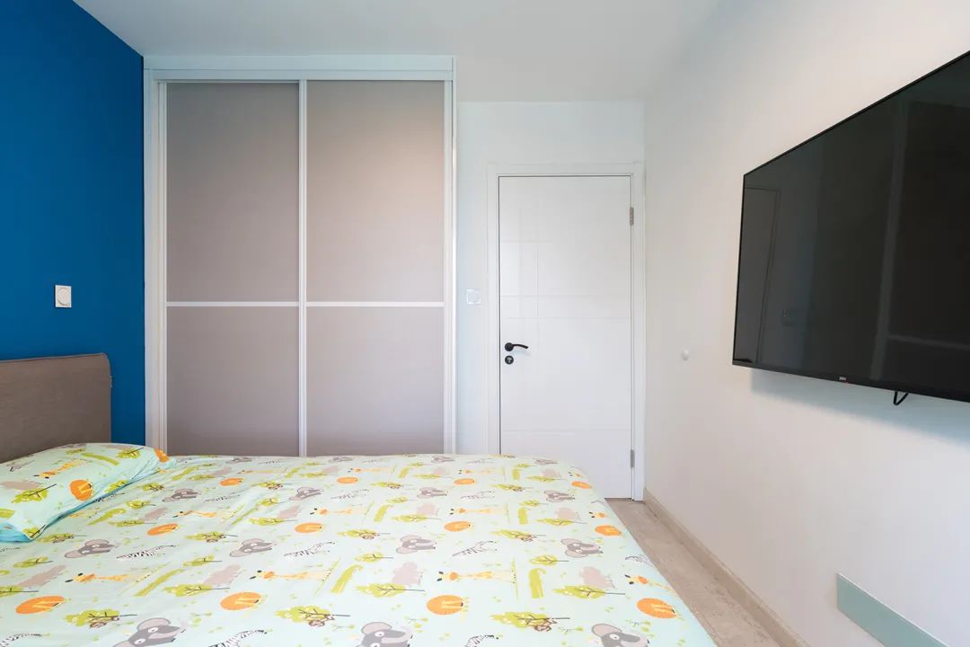 晒晒13万装修的55平小户型,这弧形电视墙,很多人就没见过