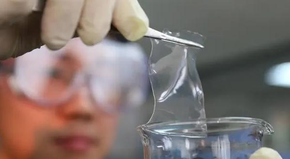 世界上最奇怪的4种雨，俄罗斯居然下过钱雨？是你想要的那种吗？