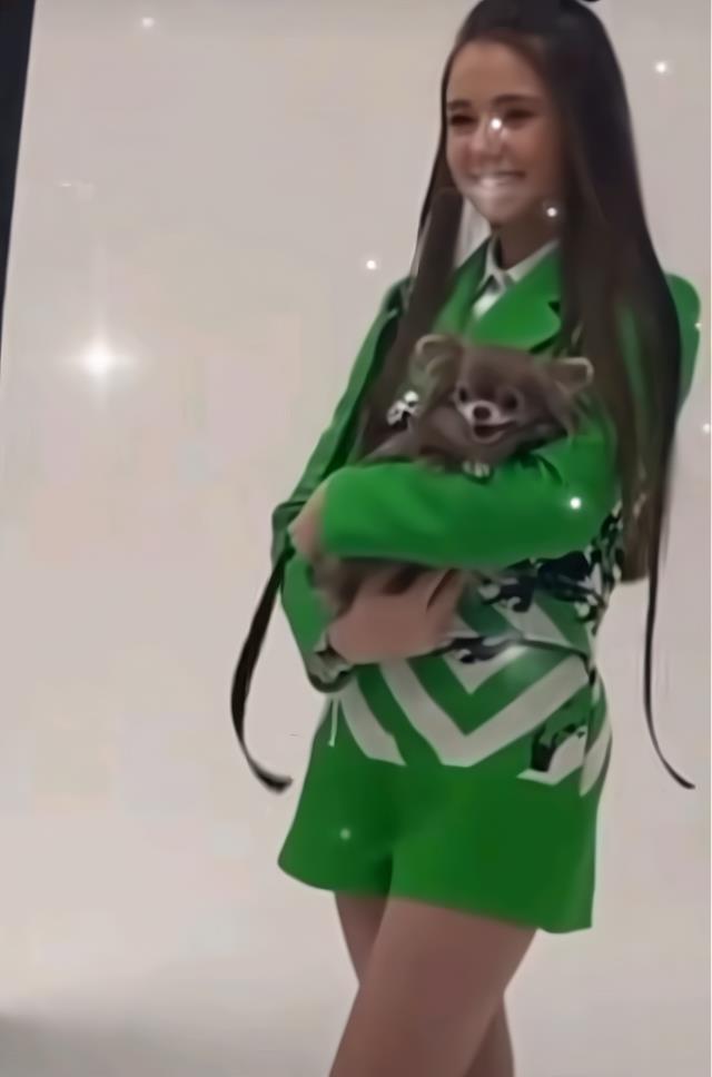 仙女下凡|动漫少女出炉！瓦利耶娃一袭绿衣仙气飘飘，K宝姿势像仙女下凡