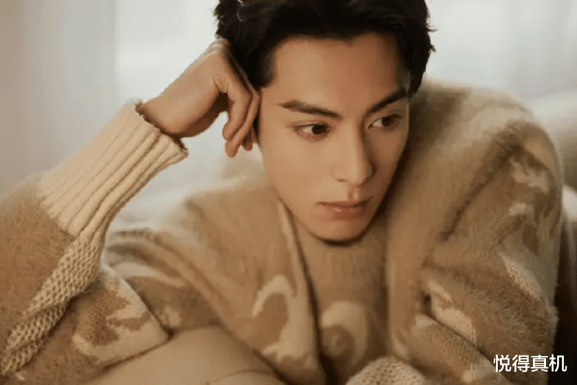 王鹤棣|王鹤棣,一个懂得自我接纳的人,看着他就由衷的自在与快乐