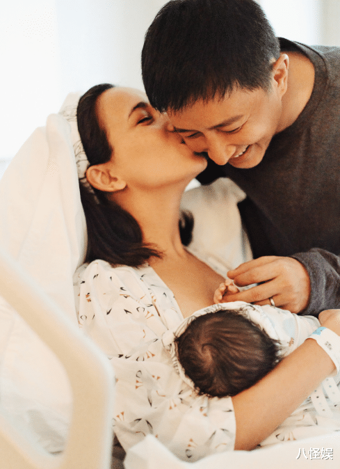 韩庚|韩庚首谈当爸心情,称很幸福看着女儿就想笑,外出工作每天都视频