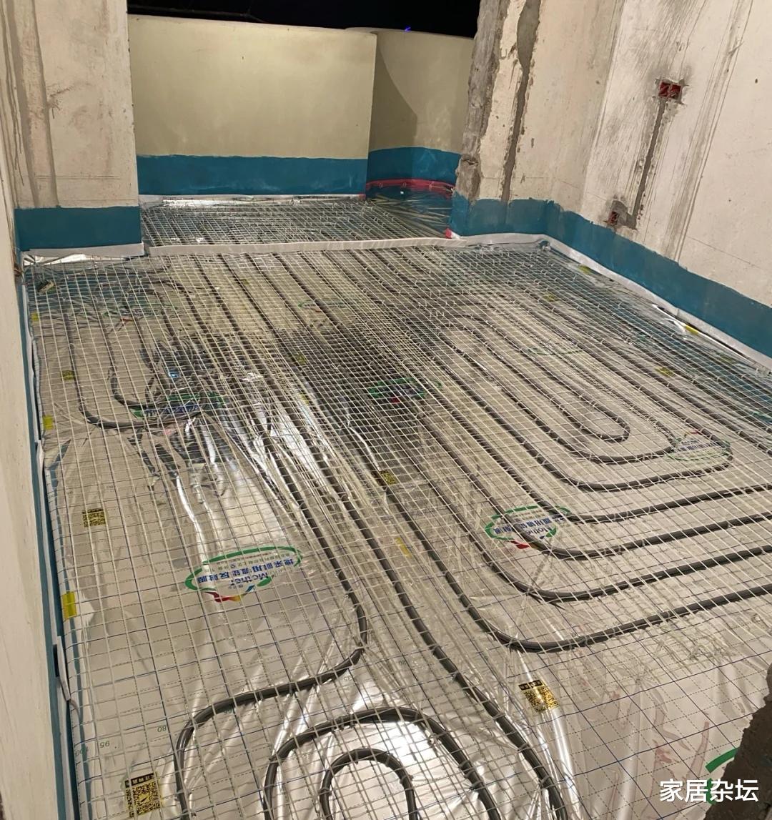 卧室地暖对衣柜有3点影响，衣柜选择要注意，建议参照这4点建议