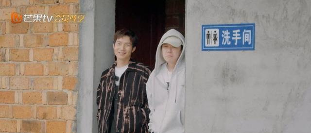 快乐男声|王栎鑫节目上坦言压力大,获快男兄弟暖心开导,借机表明已经单身