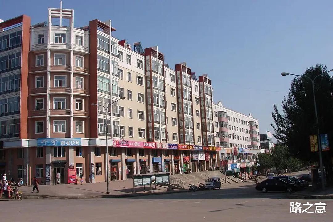 有夫之妇恋上杀人逃犯,一错再错踏上罪恶之旅,2001年东北连环案