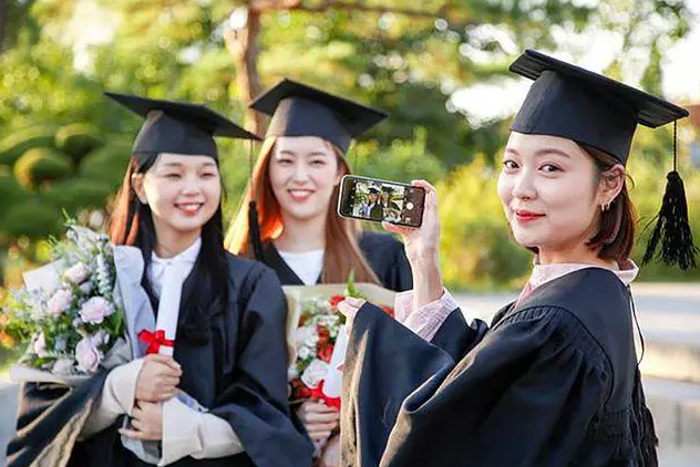 超有趣滑雪大会|北大硕士生找工作面试被拒,面试官:抱歉,你的本科学历不是北大