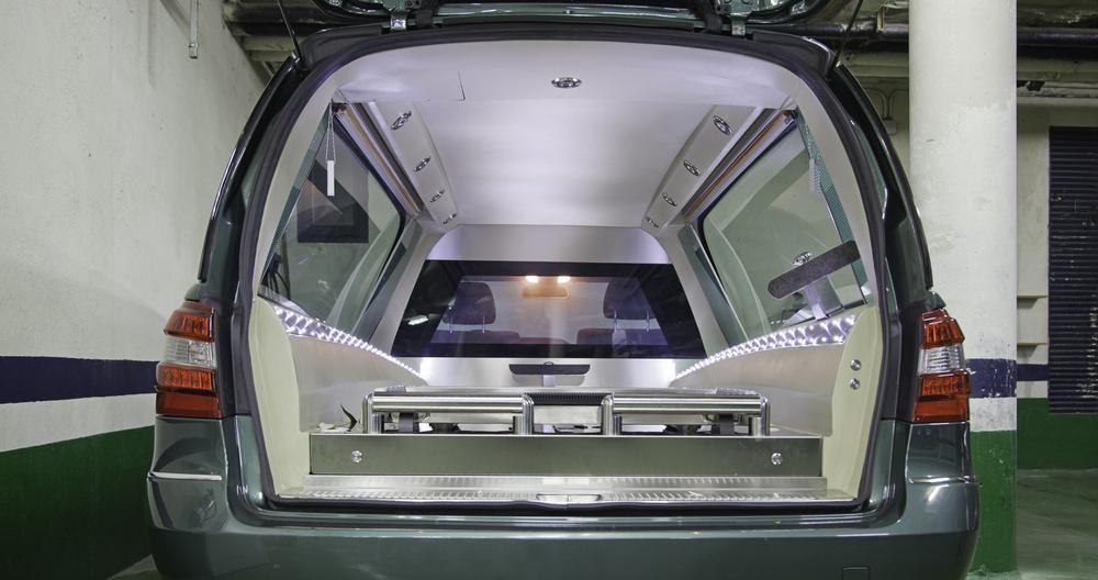 驾驶|殡仪馆冬季开放招聘，看看驾驶员有啥要求？薪资待遇还不错！