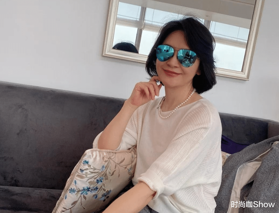 发型 女人到了四五十岁尽量别留长发！试试这3款发型，气质又减龄