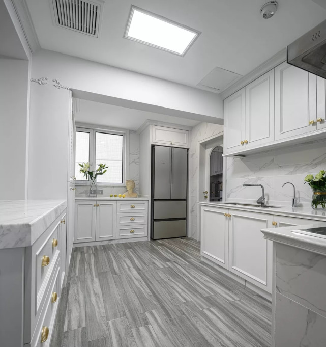 165平法式四居室白色+灰色,巧妙的创意打造惊艳的效果