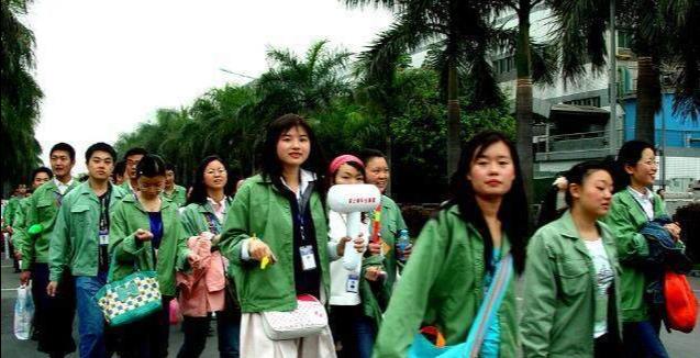 大学|本科毕业生收入四五千，初中毕业一月挣七八千，为何还要上大学？