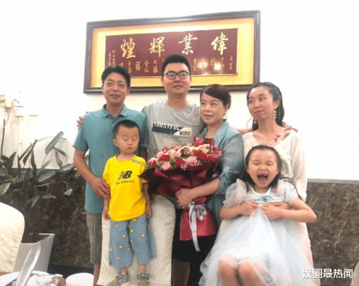 九江|田静工作室布置完毕，一家四口回九江成定局，网友：老杜该嫉妒了